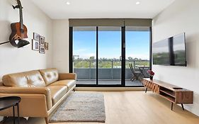 Richmond Heritage Executive Apt For 2 W Parking